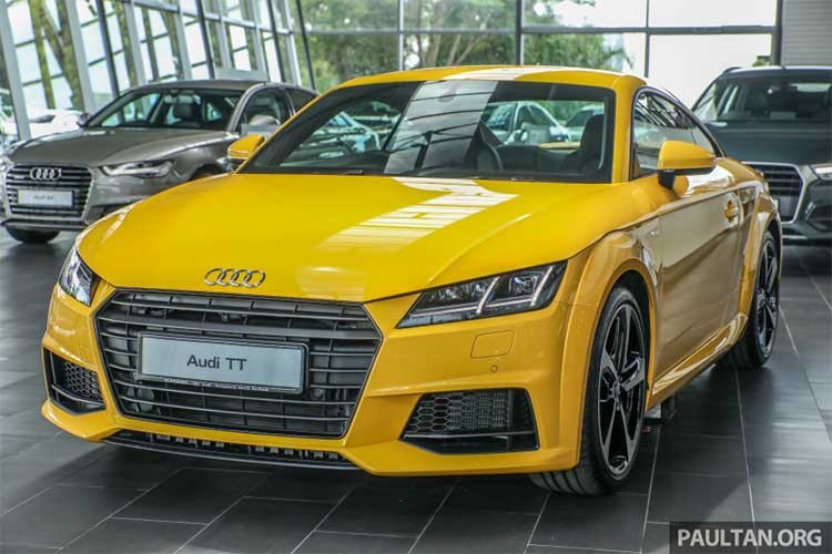 Tại thị trường Malaysia, phiên bản Black Edition của mẫu  xe sang thể thao Audi TT 2.0 TFSI sẽ được phân phối với 3 màu sắc khác nhau bao gồm Vegas Yellow, Mythos Black và Tango Red. Với một số điểm mới ở mặt ngoại thất cùng số lượng bán ra giới hạn